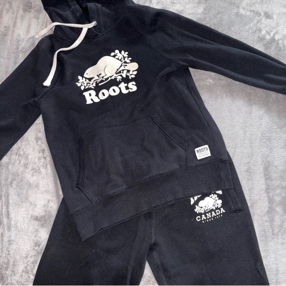 Roots Black Hoodie/ Sweatpants. Garage jeans
